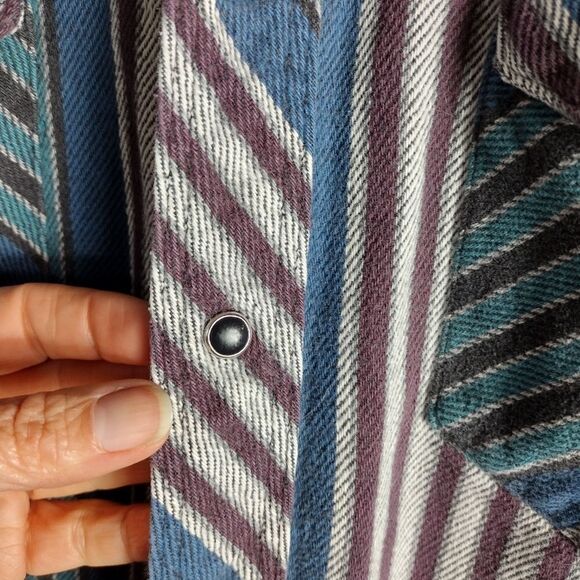 Vintage Wrangler shirt  - Picture 2 of 7